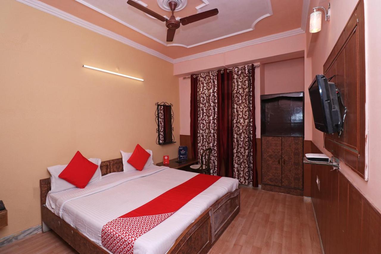 Oyo 8379 Hotel Kamal Lucknow Buitenkant foto