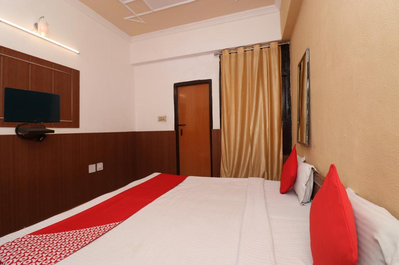 Oyo 8379 Hotel Kamal Lucknow Buitenkant foto