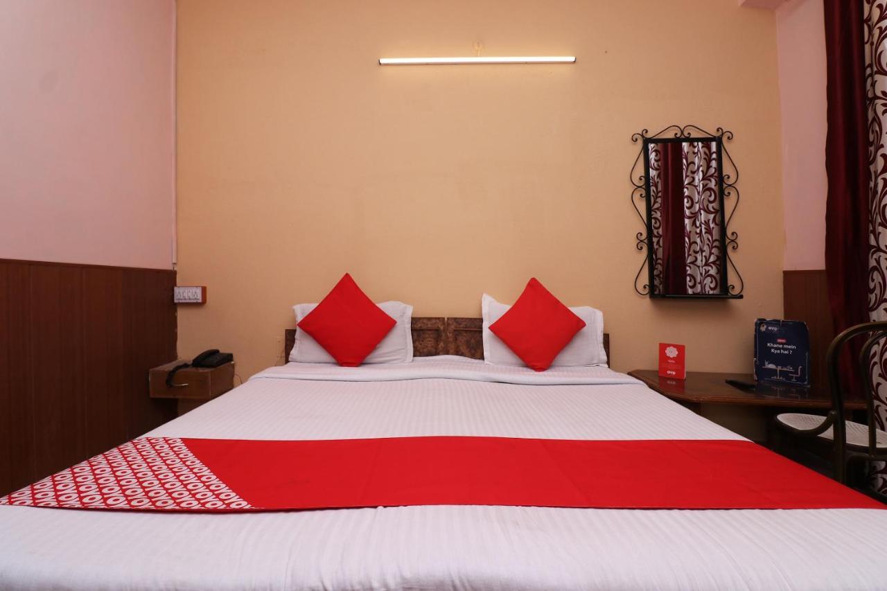 Oyo 8379 Hotel Kamal Lucknow Buitenkant foto