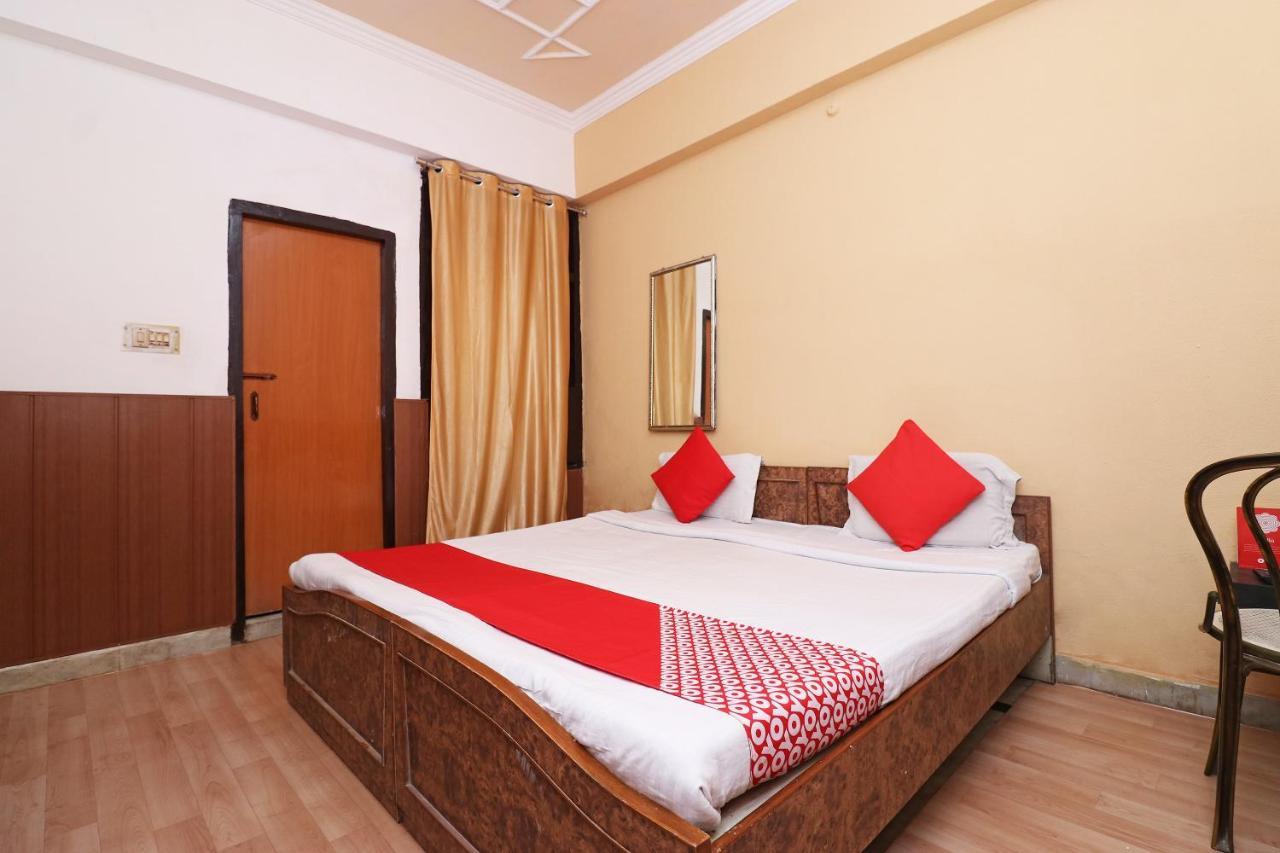 Oyo 8379 Hotel Kamal Lucknow Buitenkant foto