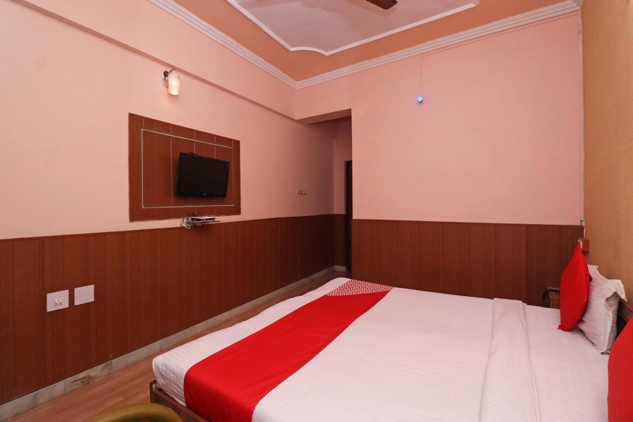 Oyo 8379 Hotel Kamal Lucknow Buitenkant foto
